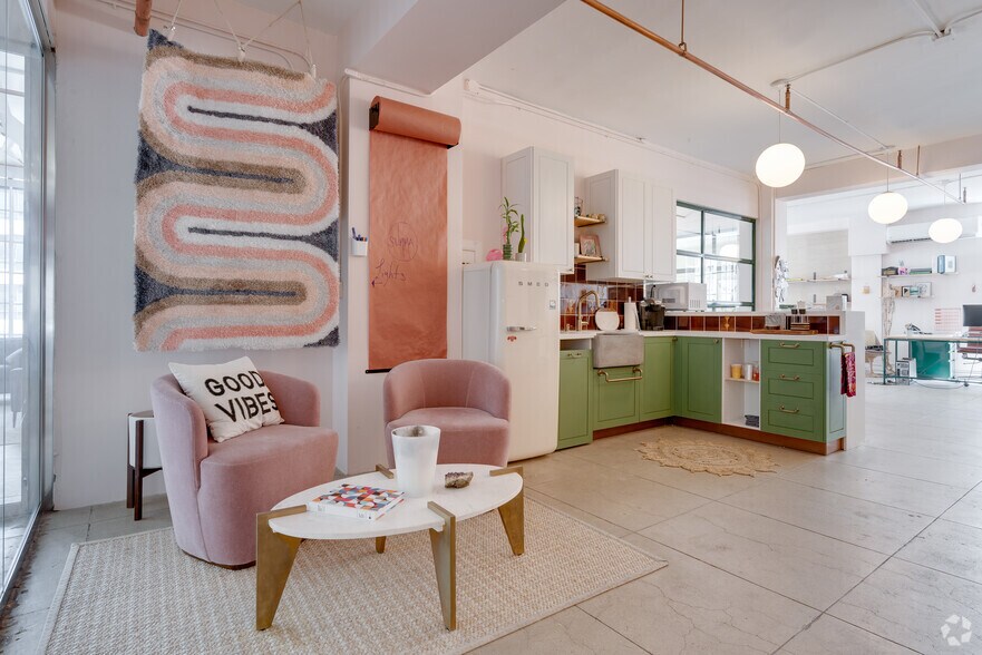 More Photos Of 521-527 W 7th St, Los Angeles Coworking Space