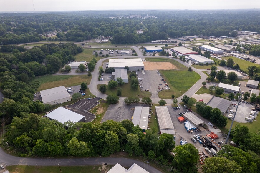 More Photos Of 176 Commerce Center Cir, Jackson Flex For Lease