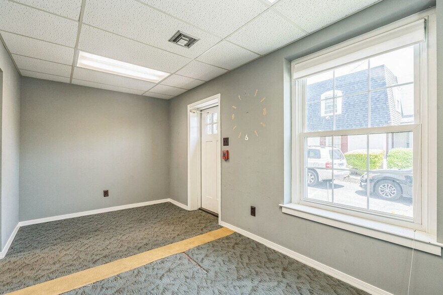 More Photos Of 349 W State St, Media Office For Sale