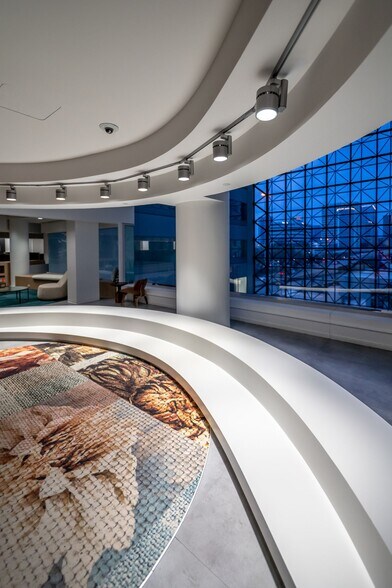 More Photos Of 2425 West Loop South, Houston Office For Lease