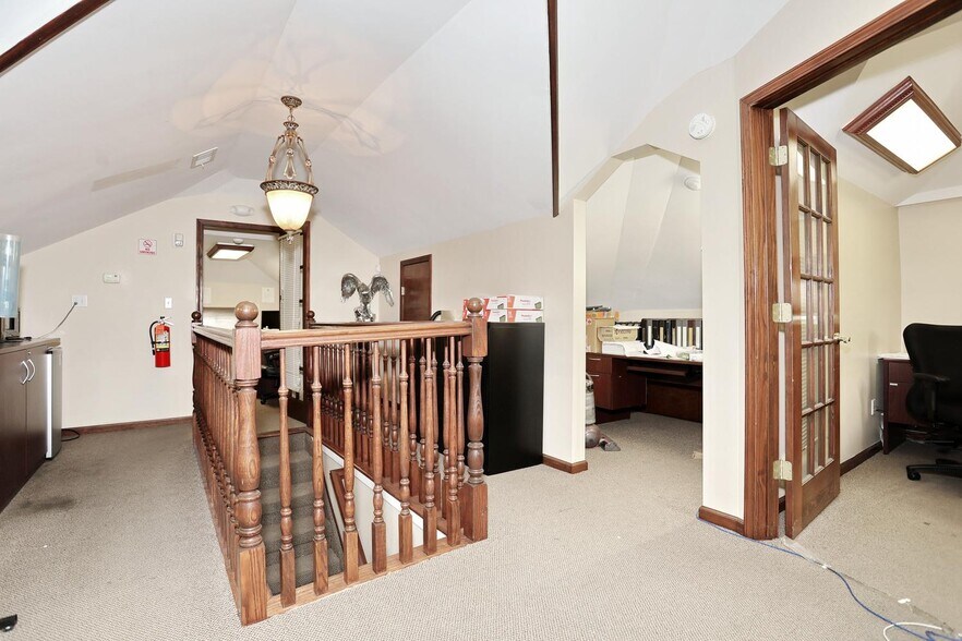 More Photos Of 22 S Madison Ave, Spring Valley Office For Sale
