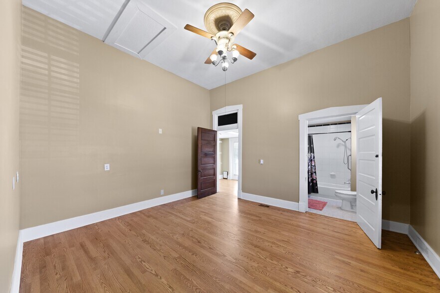 More Photos Of 308 N Main St, Ashland City Office For Sale