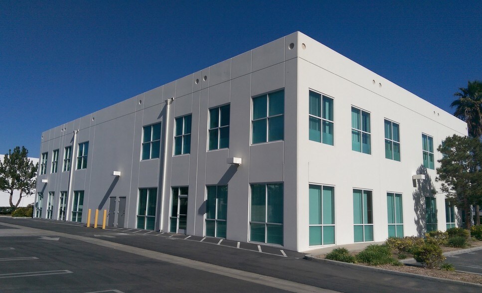 More Photos Of 9008 Research Dr, Irvine Office For Lease
