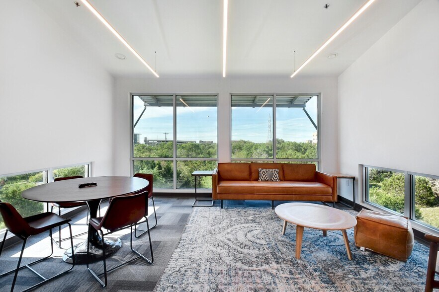 More Photos Of 18911 Hardy Oak Blvd, San Antonio Medical For Lease