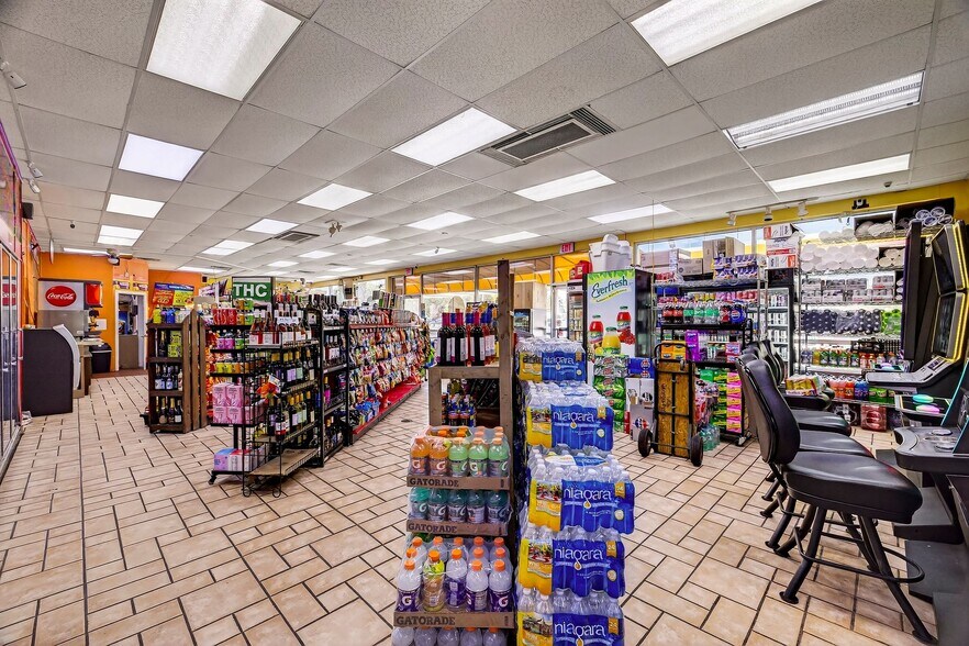 More Photos Of 4 Park Of Commerce Way, Savannah Convenience Store For Sale