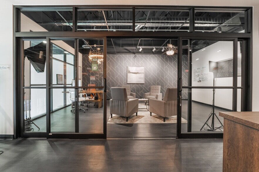 More Photos Of 2950 E Sunset Rd, Las Vegas Showroom For Sale