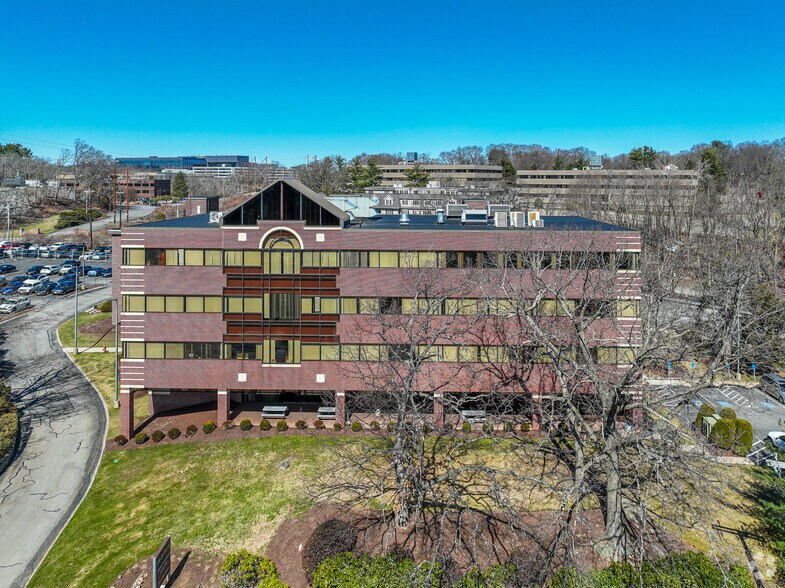 More Photos Of 395 Totten Pond Rd, Waltham Unknown For Lease