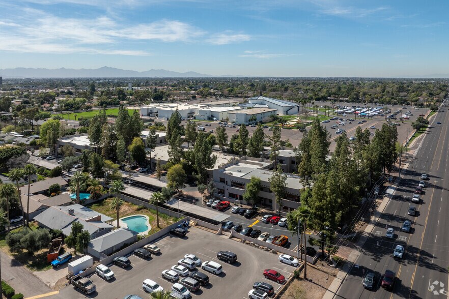 More Photos Of 301 E Bethany Home Rd, Phoenix Office For Sale