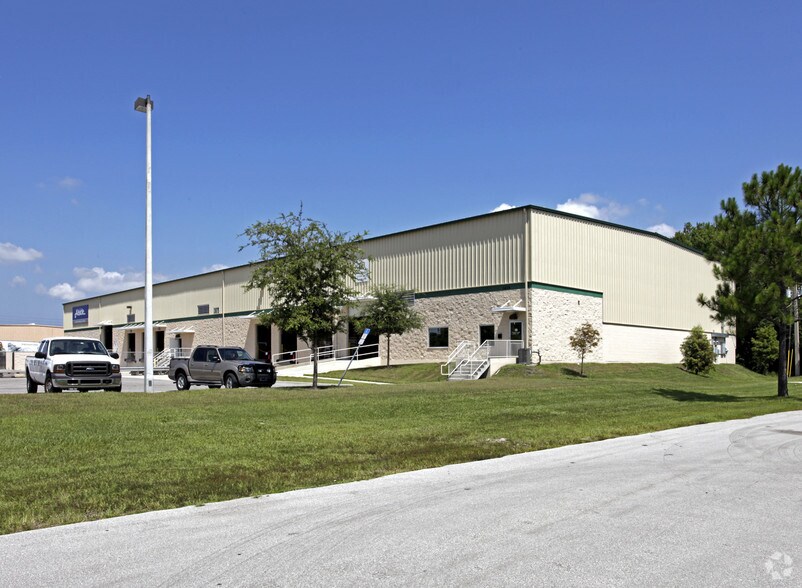 More Photos Of 3875 Mercy Star Ct, Orlando Warehouse For Lease