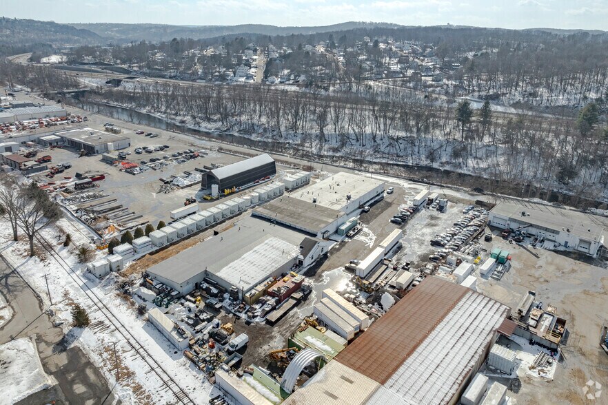 More Photos Of 176 Chase River Rd, Waterbury Manufacturing For Lease