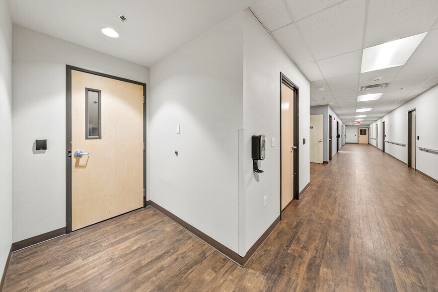 More Photos Of 2166 NW Vine St, Grants Pass Medical For Sale