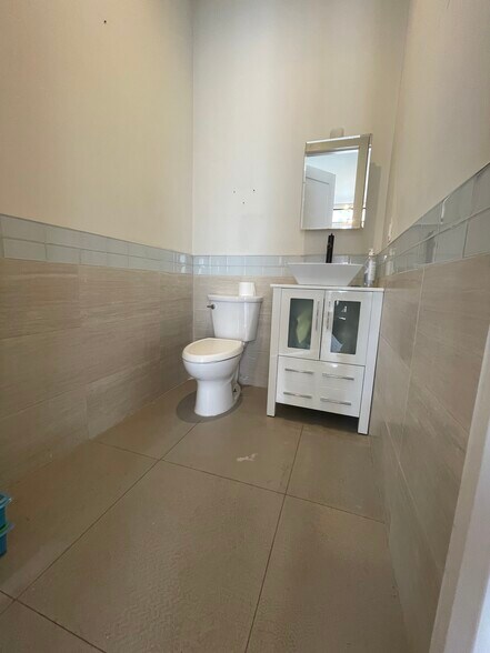 More Photos Of 537 Park Pl, Brooklyn Storefront Retail Residential For Lease