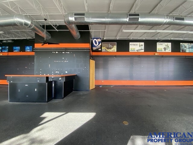 More Photos Of 4300 S Tamiami Trl, Sarasota General Retail For Sale