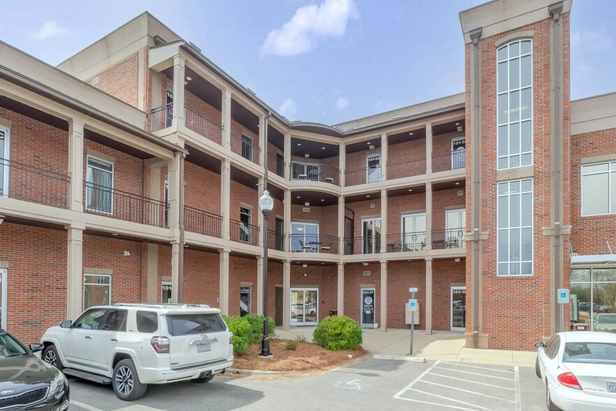 More Photos Of 101 E Market St, Smithfield Office For Lease