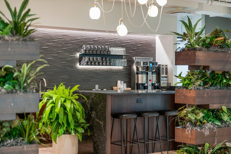 More Photos Of 325 Hudson St, New York Coworking Space