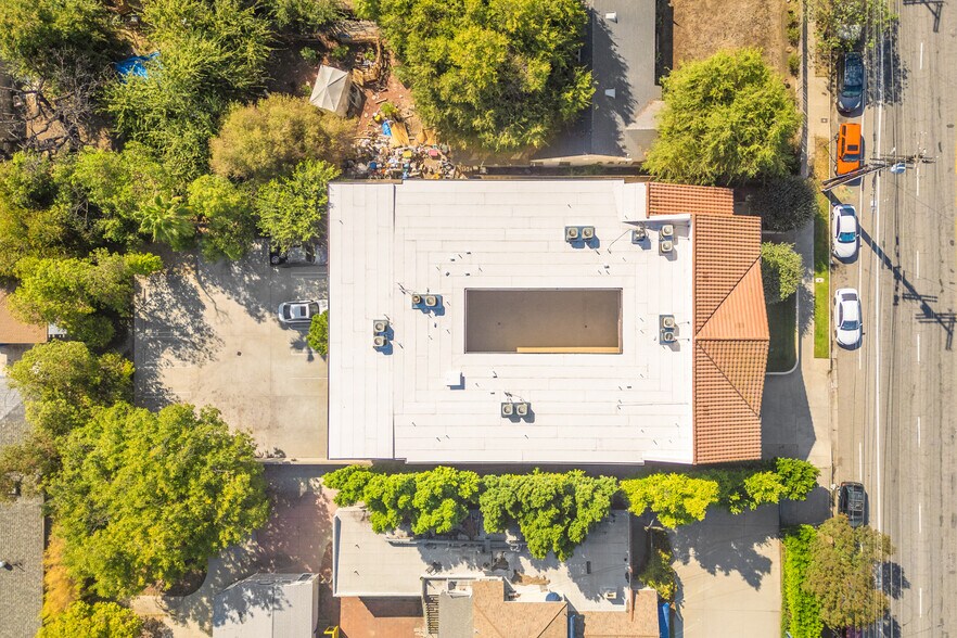 More Photos Of 6924 Woodman Ave, Van Nuys Apartments For Sale