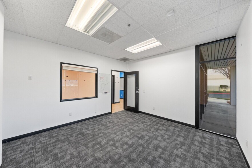 More Photos Of 25843 Jefferson Ave, Murrieta Light Distribution For Sale