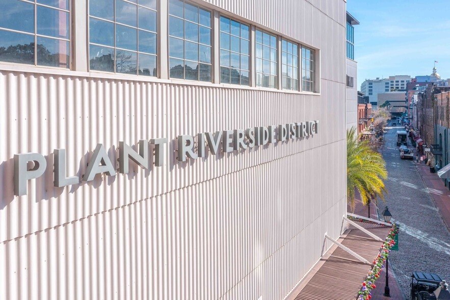 More Photos Of 313 W River St, Savannah Freestanding For Lease