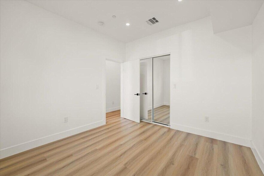 More Photos Of 910 Hudson ave, Los Angeles Apartments For Sale