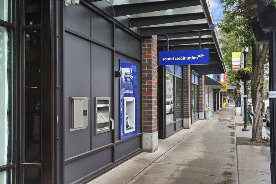 More Photos Of 4730 California Ave SW, Seattle Apartments For Lease