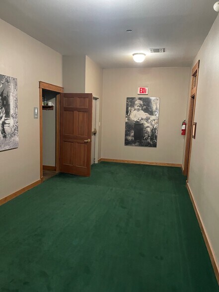 More Photos Of 419 W Broadway St, Muskogee Office For Sale