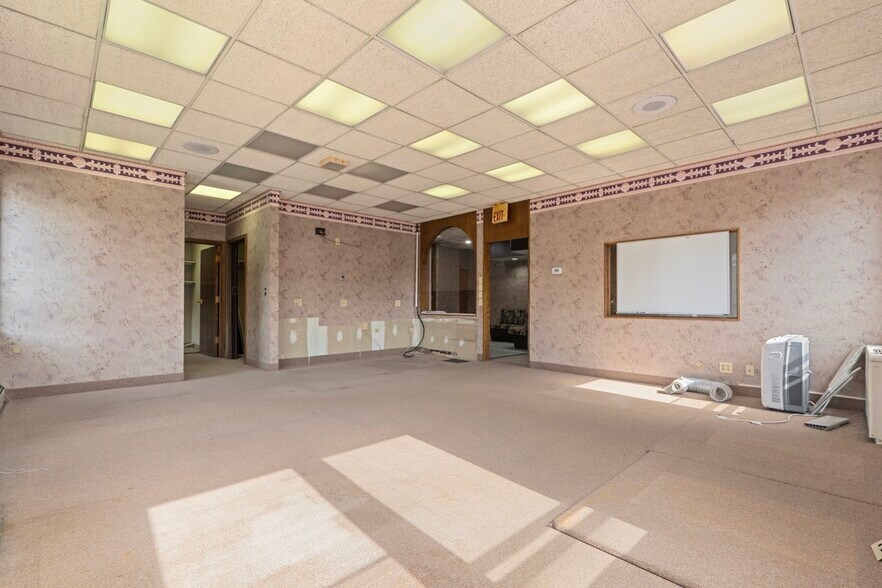 More Photos Of 609 Farmington Ave, Hartford Medical For Lease