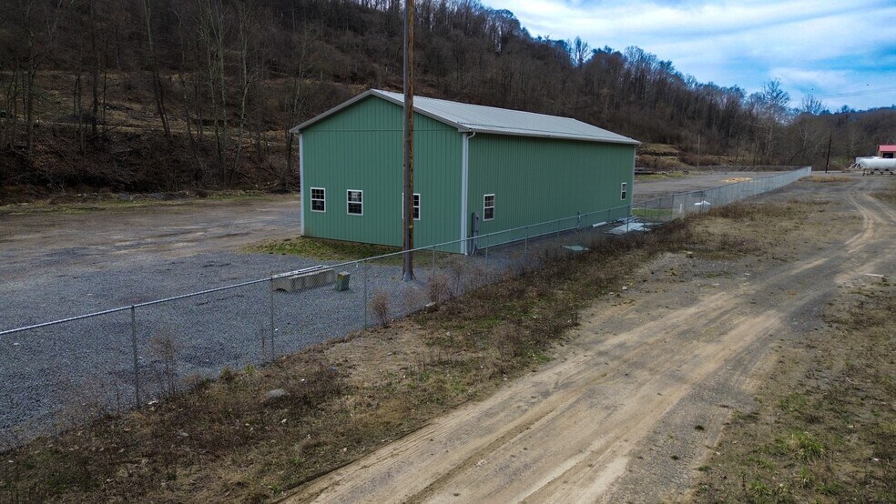 More Photos Of 469 Mason Dixon Hwy, Morgantown Distribution For Lease