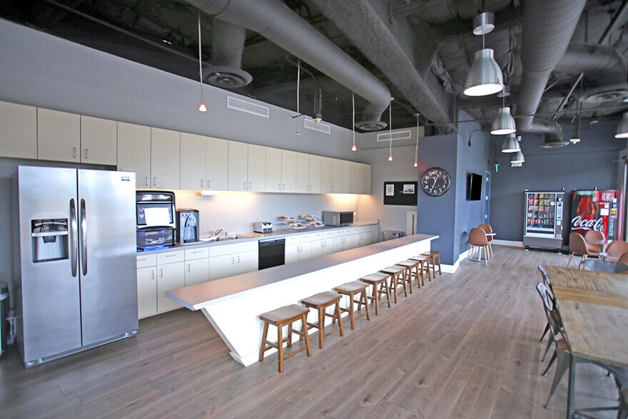 More Photos Of 1055 E Colorado Blvd, Pasadena Coworking Space
