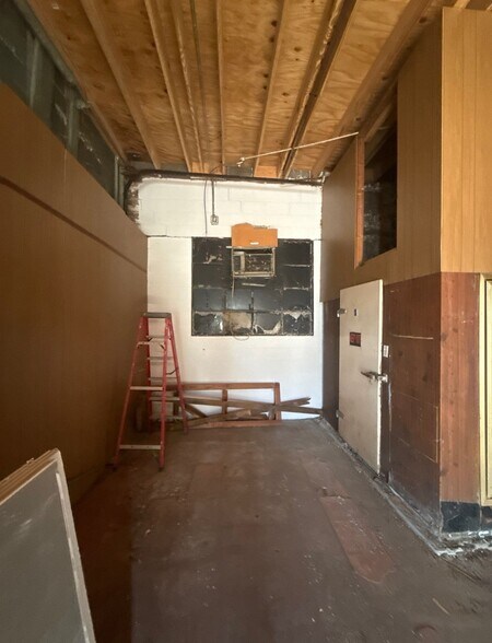 More Photos Of 414 S John St, Goldsboro General Retail For Sale