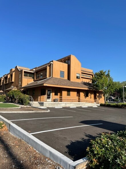 More Photos Of 412 W John St, Carson City Medical For Sale