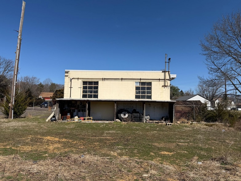 More Photos Of 385 Wheat Rd, Vineland Flex For Sale