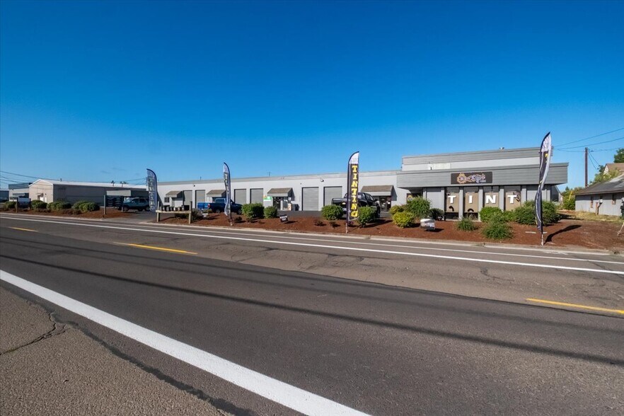 More Photos Of 2300 Ferry St SW, Albany Research And Development For Lease
