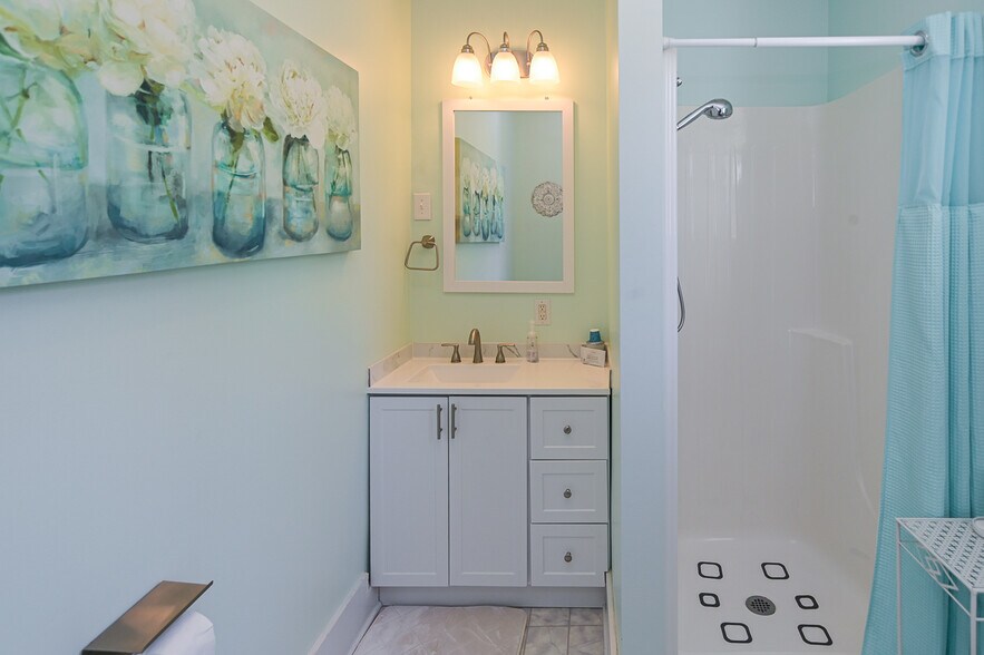 More Photos Of 799 Whitthorne St, Shelbyville Hospitality For Sale