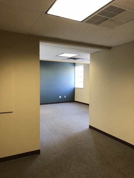 More Photos Of 29 Evans Pl, Pompton Plains Storefront Retail Office For Lease