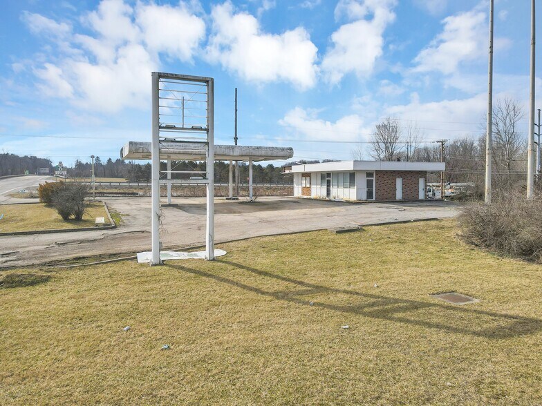 More Photos Of 1310 Columbus Rd, Granville Land For Lease