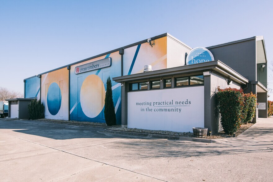 More Photos Of 401 Bolivar St, Denton Office For Sale