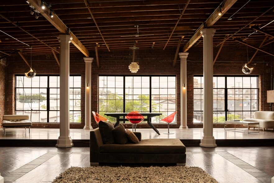 More Photos Of 1317-1323 Willow St, Los Angeles Showroom For Sale