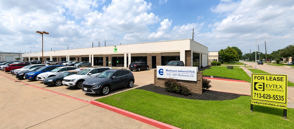 More Photos Of 4133-4185 Bluebonnet Dr, Stafford Flex For Lease