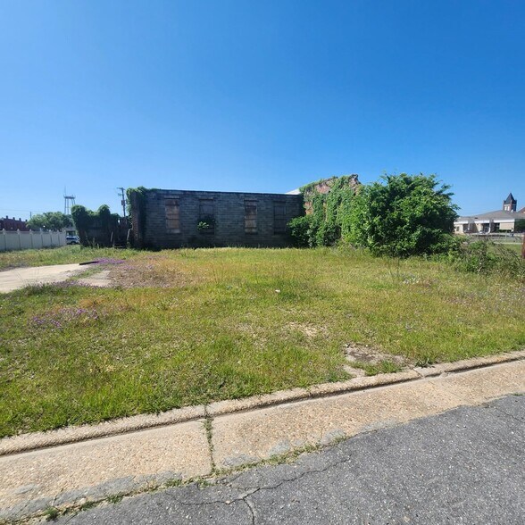 More Photos Of 132 Primitive Ave SW, Pelham Specialty For Sale