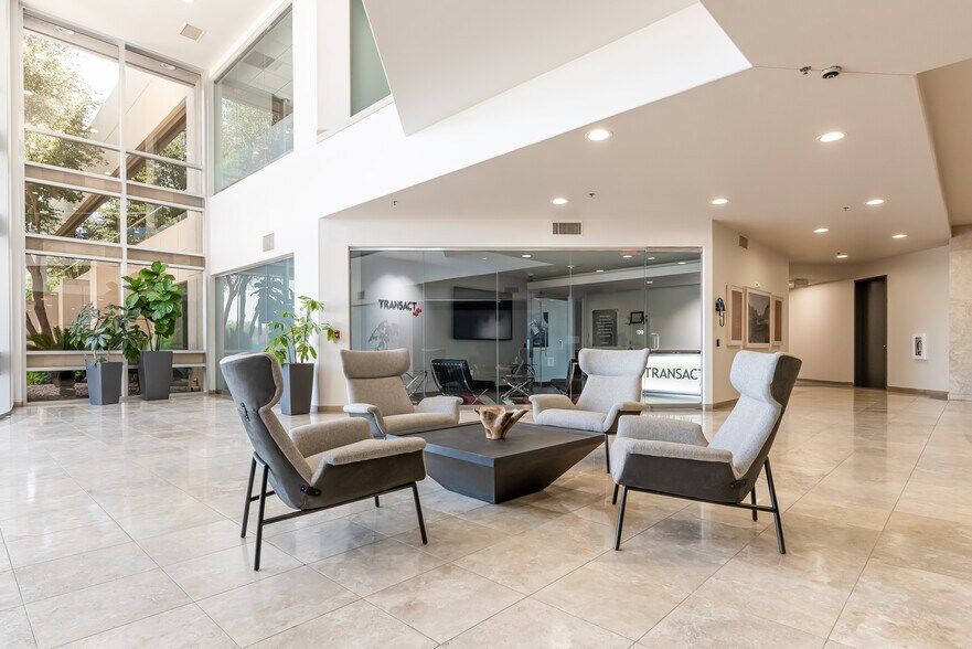 More Photos Of 22601 N 19th Ave, Phoenix Office For Lease