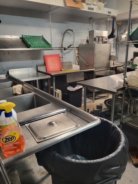 More Photos Of 14254 Salmon La Sac Rd, Ronald Restaurant For Sale