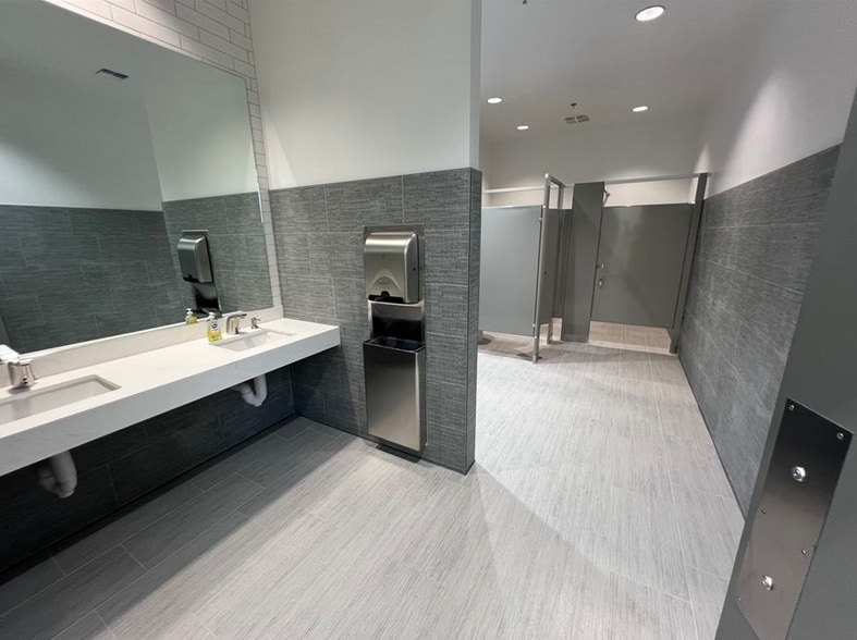 More Photos Of 6151 Pacific St, Rocklin Manufacturing For Sale