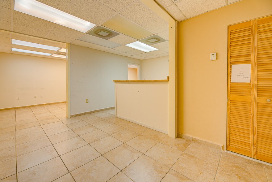 More Photos Of 888 NW 27th Ave, Miami Storefront Retail Office For Lease