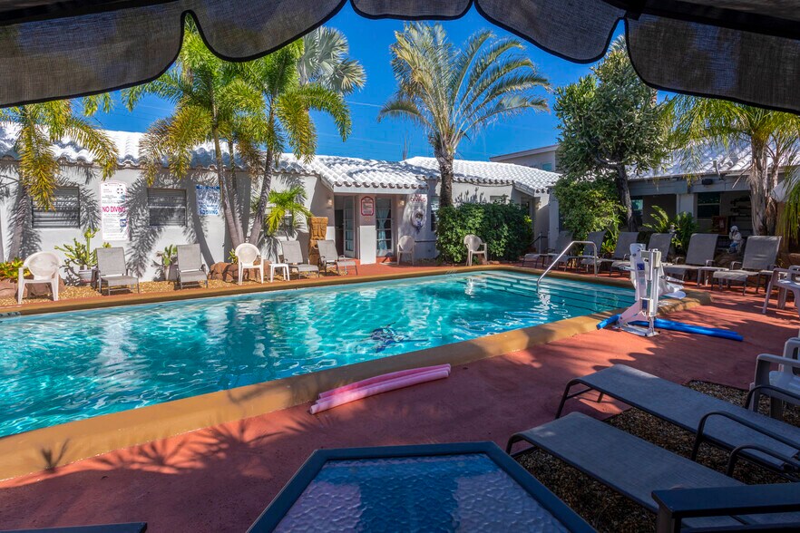 More Photos Of 1219 S Federal Hwy, Hollywood Hotel For Sale