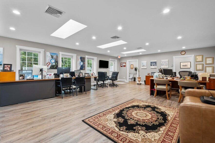 More Photos Of 698 Main St, Branford Office For Sale