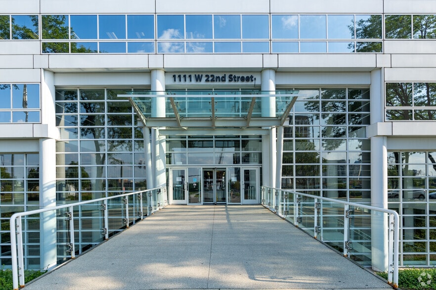 More Photos Of 1111 W 22nd St, Oak Brook Office For Lease