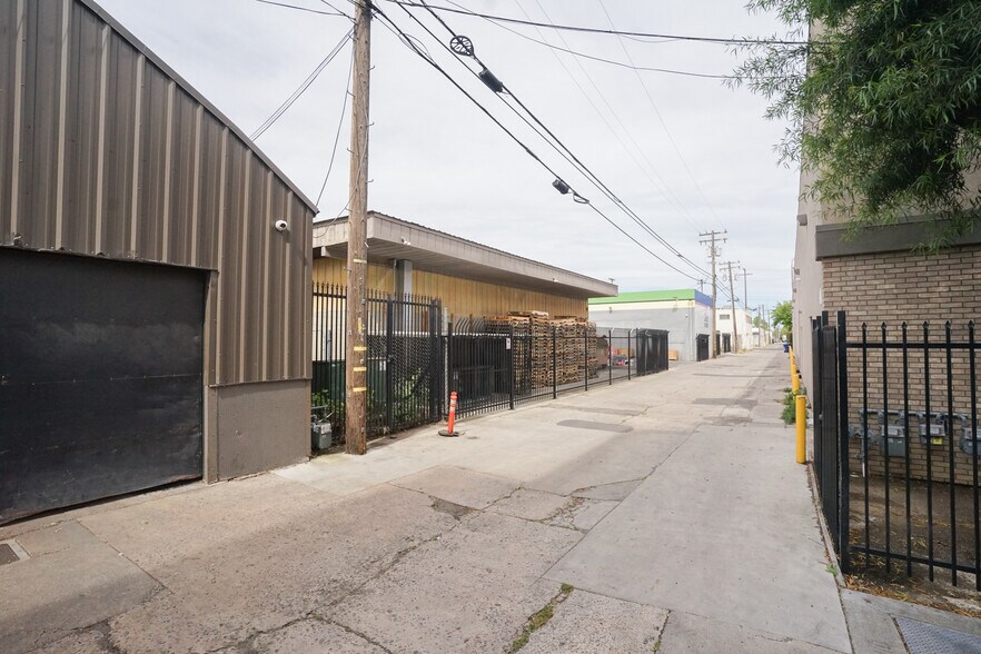 More Photos Of 1302-1310 9th St, Modesto Storefront For Sale