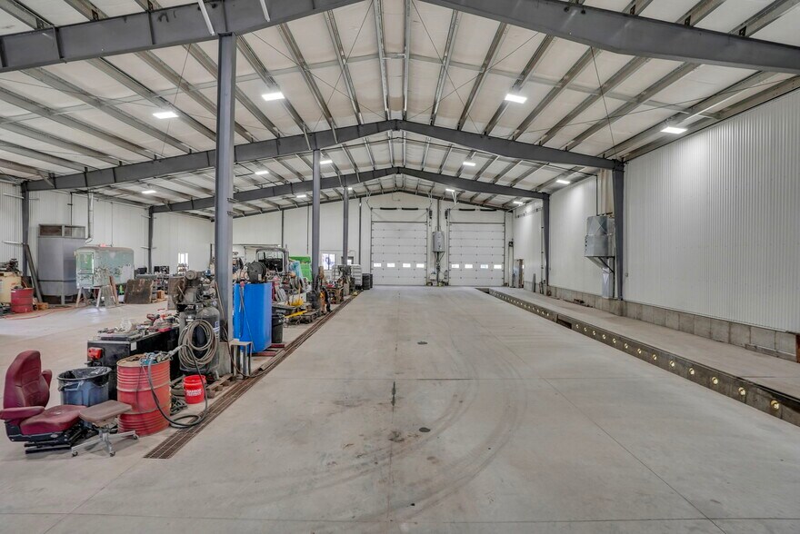 More Photos Of 6851 W Gerwoude Dr, Mc Bain Warehouse For Sale