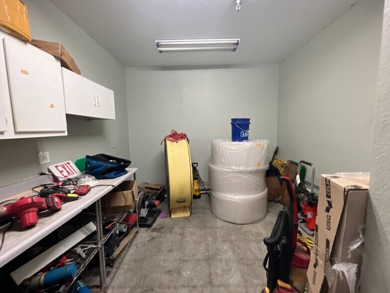 More Photos Of 1920 S Augusta Ct, Ontario Warehouse For Lease