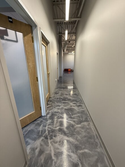 More Photos Of 767 E Brookhaven Cir E, Memphis Medical For Lease